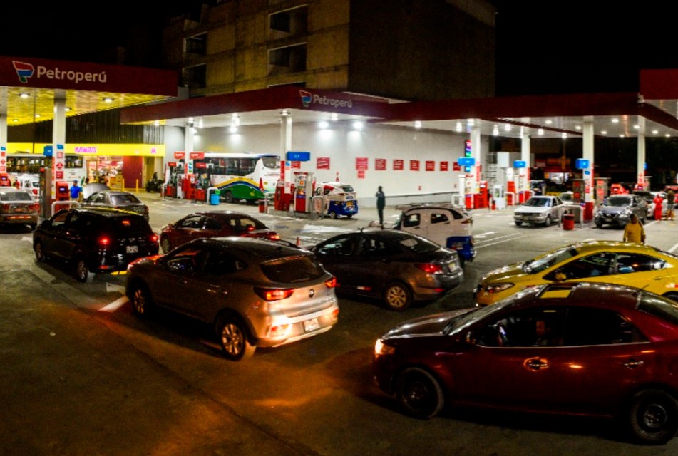 CANDIDATOS SOLO SE DEDICAN A PELEARSE EN VEZ DE PLANTEAR PROPUESTAS DE SOLUCIÓN A CRISIS ENERGÉTICA QUE SUFRE EL PERÚ