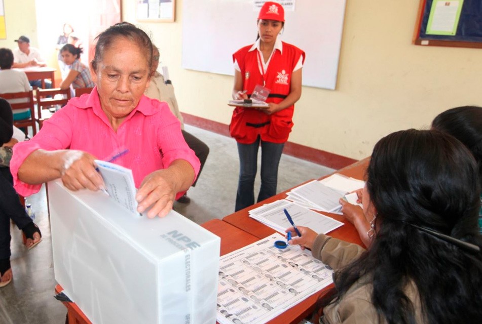 DÍA DE LA MUJER: CANDIDATA TANIA PORLES EXHORTA A LAS PERUANAS A PARTICIPAR Y LIDERAR EN LA POLÍTICA DEL PAÍS