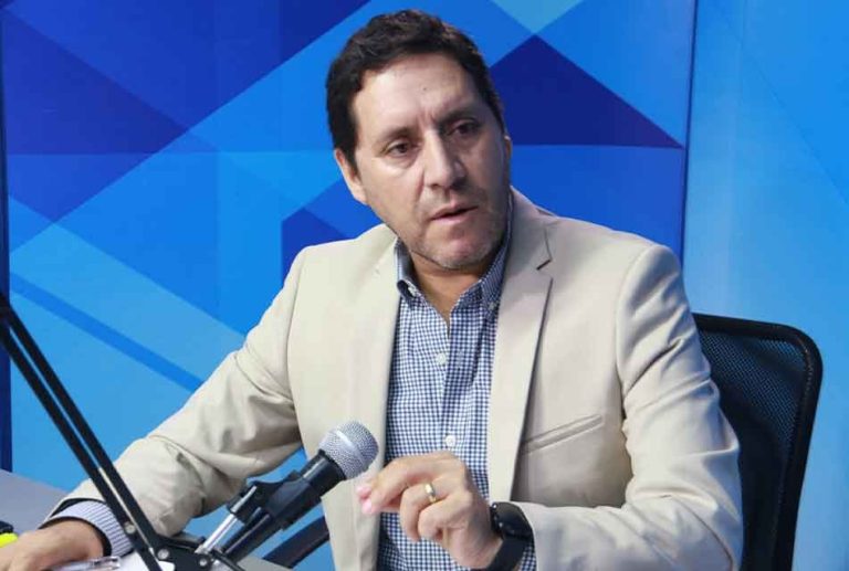 JORGE PAREDES TERRY PROPONE “UN PEQUEÑO BUKELE” EN TRUJILLO Y ACUSA A CÉSAR ACUÑA DE ENQUISTAR LA CORRUPCIÓN EN LA LIBERTAD