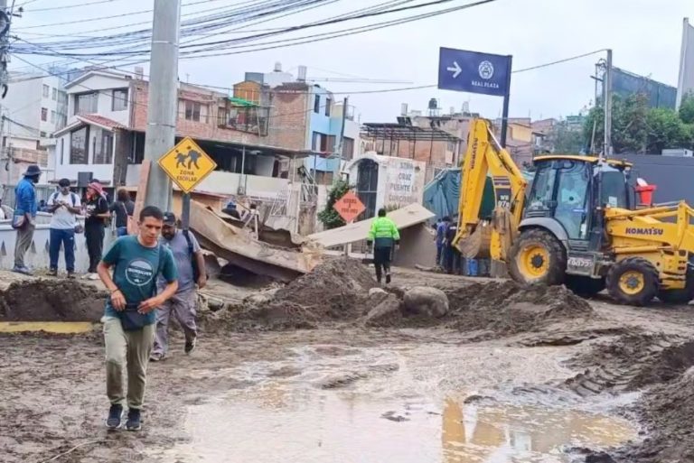 MÁS DE SEIS MIL TURISTAS DEJARON DE VISITAR AREQUIPA EN FEBRERO POR LLUVIAS INTENSAS Y HUAICOS