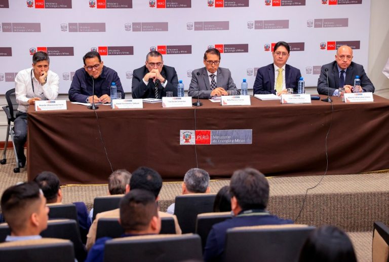 MINEM: AVANZA EL DIÁLOGO INTERINSTITUCIONAL ENTRE EL EJECUTIVO, ORGANISMOS REGULADORES Y DIRIGENTES DEL SECTOR TRANSPORTE