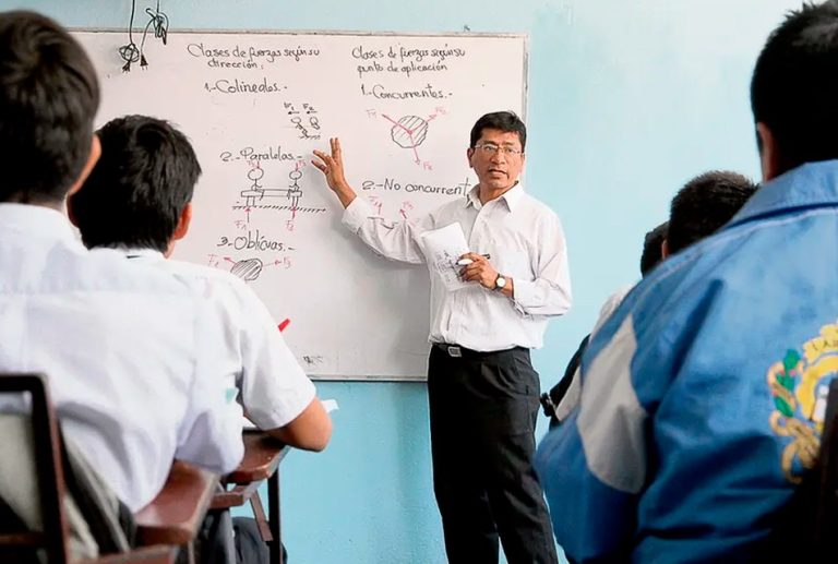 “ES NECESARIO AUMENTAR EL PRESUPUESTO PARA EDUCACIÓN A 7% DEL PBI”