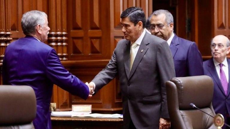 GABINETE LUIS ARROYO OBTIENE EL VOTO DE CONFIANZA CON ÉNFASIS EN SEGURIDAD Y TRANSICIÓN POLÍTICA