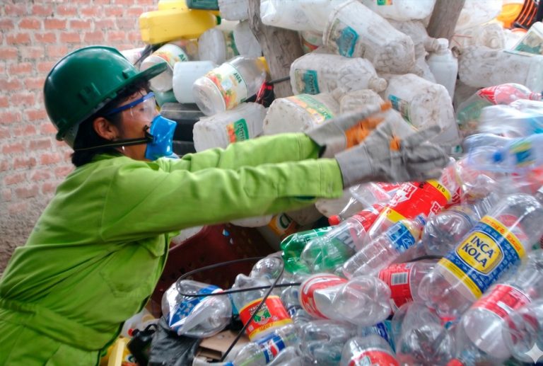 DÍA MUNDIAL DEL RECICLAJE: PERÚ SOLO RECICLA EL 2.7% DE SUS RESIDUOS PESE A QUE GENERA CASI 9 MILLONES DE TONELADAS, ADVIERTE EL MINAM