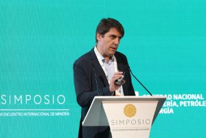 CARLOS BATLLE EN XVI SIMPOSIO: ES IMPORTANTE FORTALECER EL MARCO INSTITUCIONAL PARA GARANTIZAR EL DESARROLLO DEL SECTOR ELÉCTRICO