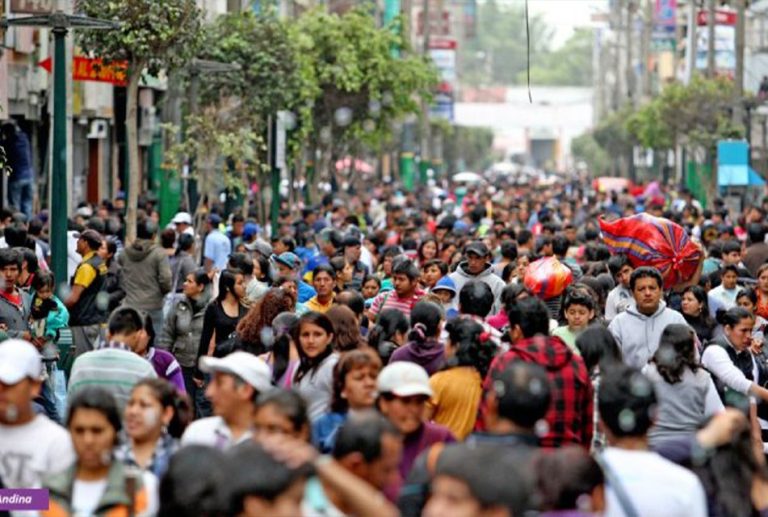 9 DE CADA 10 ECONOMISTAS PRIORIZA LA INVERSIÓN PRIVADA PARA REDUCIR LA POBREZA, EN CONTRAPOSICIÓN AL PLAN DE GOBIERNO DE JUNTOS POR EL PERÚ