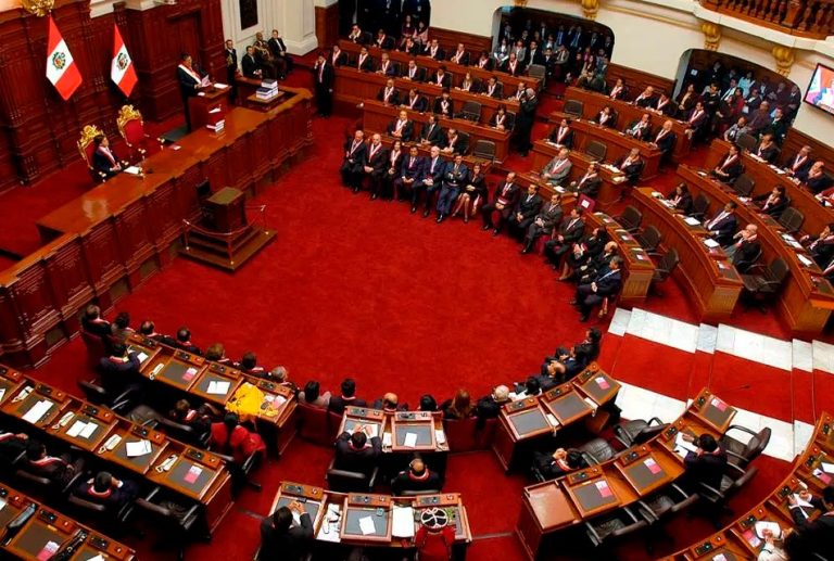 IPE: UN EJECUTIVO SIN RUMBO GENERA ALTOS COSTOS AL PAÍS