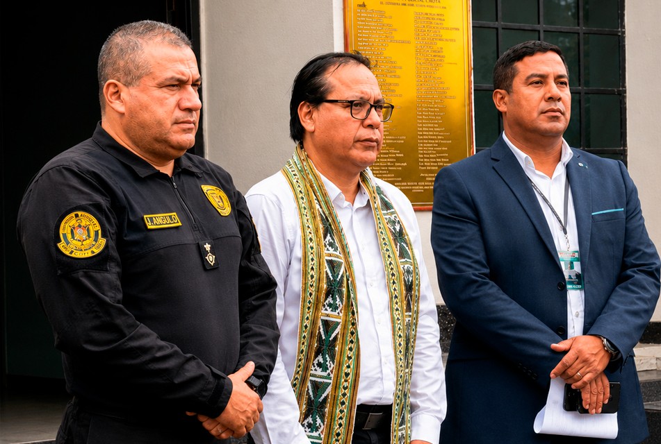 ROBERTO SÁNCHEZ SE REÚNE CON JEFE DE LA POLICÍA PARA COORDINAR GARANTÍAS DE MOVILIZACIÓN PACÍFICA