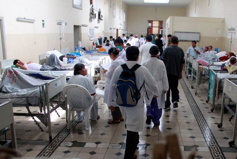 GOBIERNO DE KEIKO FUJIMORI DEBE FORTALECER PRIMER NIVEL DE ATENCIÓN PARA DESCONGESTIONAR LOS HOSPITALES DE LIMA
