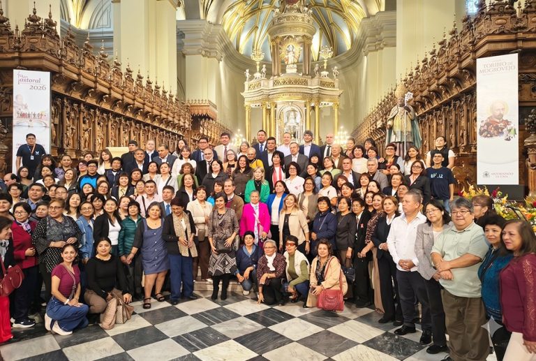 SUTEP CELEBRA 54 AÑOS DE HISTORIA Y DÍA DEL MAESTRO CON MISAS DE HONOR Y PLANTÓN EN EL MEF
