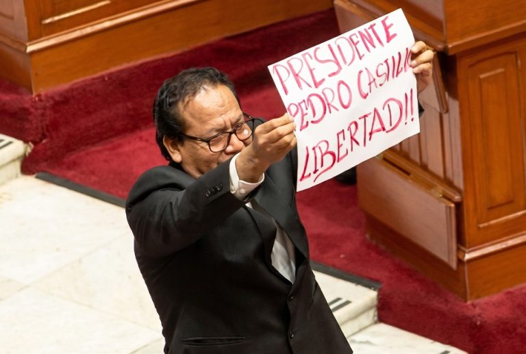 ROBERTO SÁNCHEZ ES UN MAL PERDEDOR AL EXIGIR LIBERTAD DE PEDRO CASTILLO PARA DIALOGAR