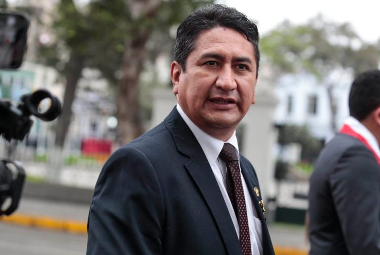 REVÉS JUDICIAL A FAVOR DE VLADIMIR CERRÓN: TC REVOCA PRISIÓN PREVENTIVA Y ORDEN DE CAPTURA
