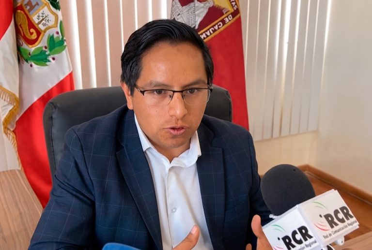 EL 72% DE RECURSOS PÚBLICOS DE CAJAMARCA SE EMPLEÓ EN PAGAR SUELDOS A FUNCIONARIOS Y EL 28% EN OBRAS DURANTE EL PERIODO 2016-2025