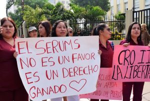 UNAS 97 OBSTETRAS CORREN EL RIESGO DE SER EXCLUIDAS NUEVAMENTE DE LA ADJUDICACIÓN DE PLAZAS DEL SERUMS
