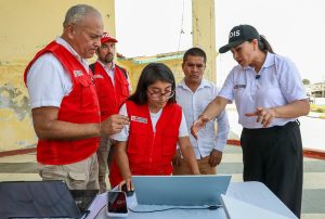MINISTRA MARITZA CANALES SUPERVISA ACCIONES DE LOS PROGRAMAS SOCIALES PARA PROTEGER A LA POBLACIÓN VULNERABLE DE TUMBES ANTE EL NIÑO