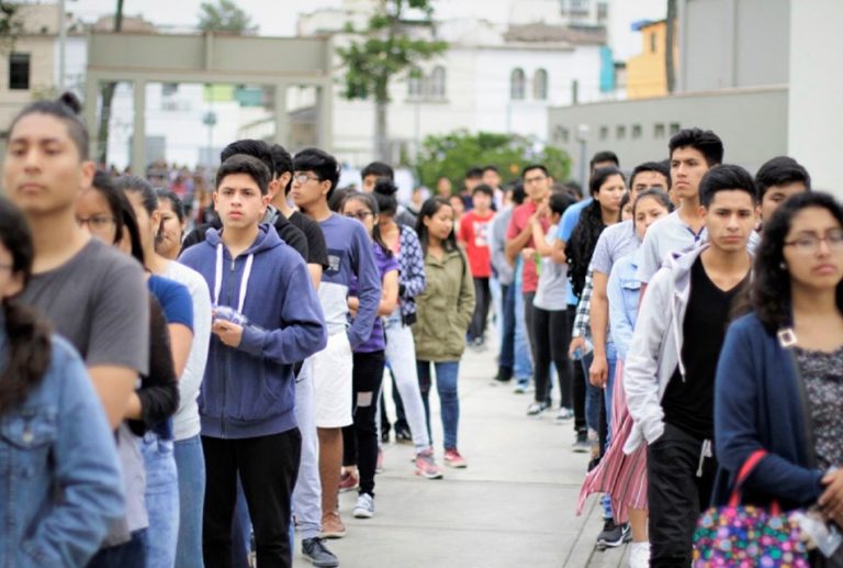 IPE: EMPLEO JUVENIL EN PERÚ NO RECUPERA SU NIVEL DE 2019 Y HAY 330 MIL JÓVENES MENOS EN EL MERCADO LABORAL