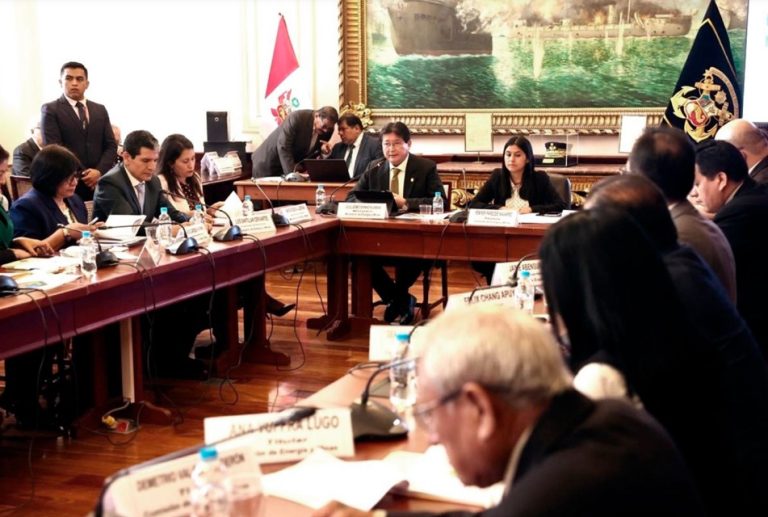 MINISTERIO DE ENERGÍA Y MINAS ANUNCIA REESTRUCTURACIÓN DE ELECTRO ORIENTE