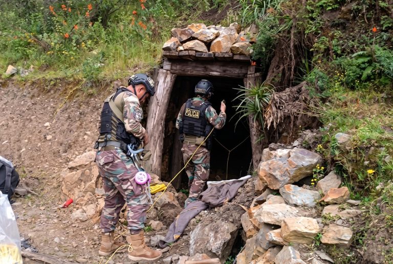 LAS AUTORIDADES DEBEN CAMBIAR DE ESTRATEGIAS PARA ERRADICAR A LA MINERÍA ILEGAL EN CAJAMARCA