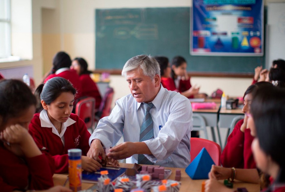 SUTEP EXIGE NORMAS EFECTIVAS PARA RECUPERAR LA AUTORIDAD DOCENTE Y AFRONTAR LA VIOLENCIA DENTRO DE LOS COLEGIOS