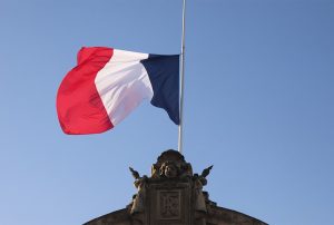 FRANCIA ENFRENTA UNA SEVERA CRISIS SOCIAL Y ECONÓMICA POR EL EXCESO DE GASTO PÚBLICO Y EL COSTO ENERGÉTICO