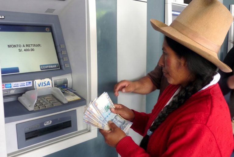 DEL ACCESO AL USO: EL DESAFÍO PENDIENTE DE LA INCLUSIÓN FINANCIERA EN EL PERÚ