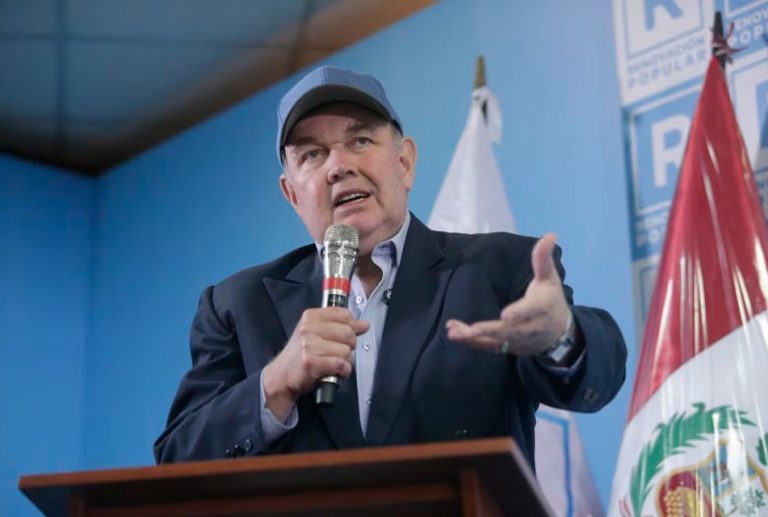 ELECCIONES MUNICIPALES 2026: LÓPEZ ALIAGA PODRÍA VOLVER A LA ALCALDÍA SI JNE LE NIEGA CREDENCIAL Y VACAN A SEGUNDA REGIDORA, PLANTEA EXPERTO