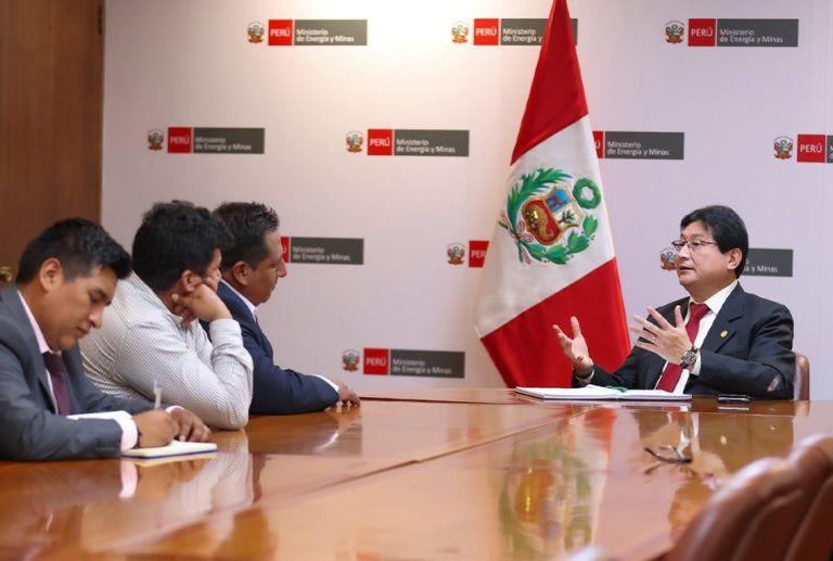 MINISTRO DE ENERGÍA Y MINAS FORTALECE DIÁLOGO PARA IMPULSAR UNA MINERÍA ARTESANAL Y PEQUEÑA MINERÍA FORMAL Y ORDENADA