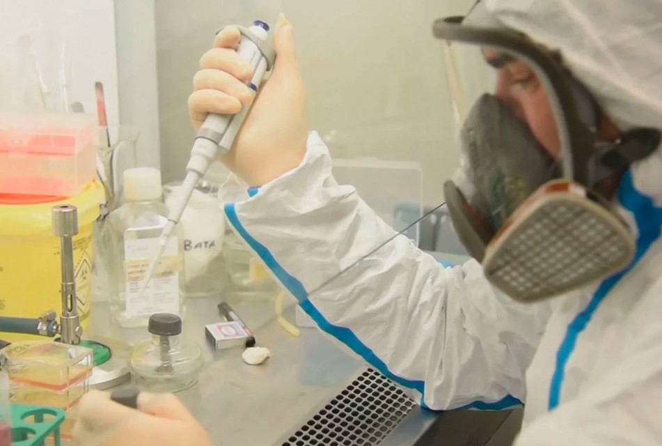 EE. UU. VIGILA UN POSIBLE BROTE DE PESTE NEUMÓNICA EN RUSIA TRAS LA MUERTE DE UNA LABORATORISTA EN SIBERIA