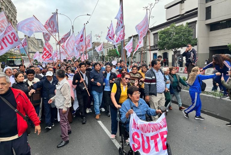 SUTEP ACATARÁ PARO NACIONAL ESTE JUEVES 29 DE OCTUBRE EN DEMANDA DEL 6% DEL PBI PARA EDUCACIÓN Y UNA SOLUCIÓN A LA INSEGURIDAD CIUDADANA
