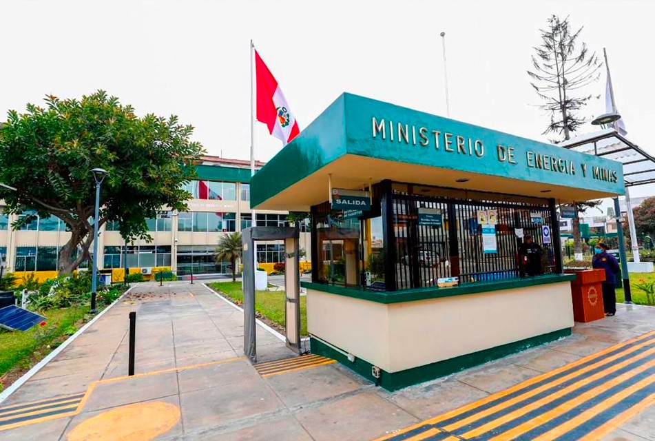 PRESENTAN MEDIDAS DE REESTRUCTURACIÓN EN EL MINISTERIO DE ENERGÍA Y MINAS MEDIANTE DECRETO SUPREMO